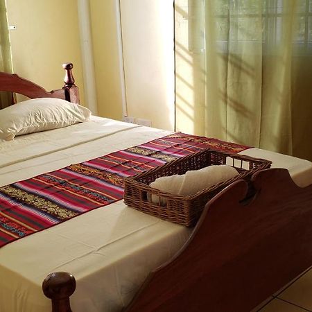 Unit 4 Private Apartment - Roseau Bagian luar foto