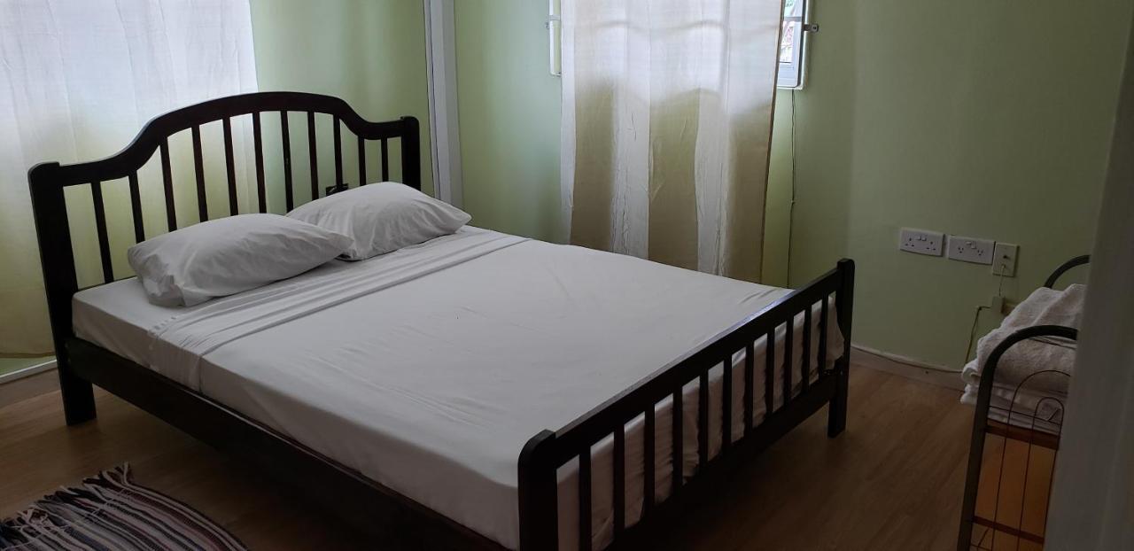 Unit 4 Private Apartment - Roseau Bagian luar foto