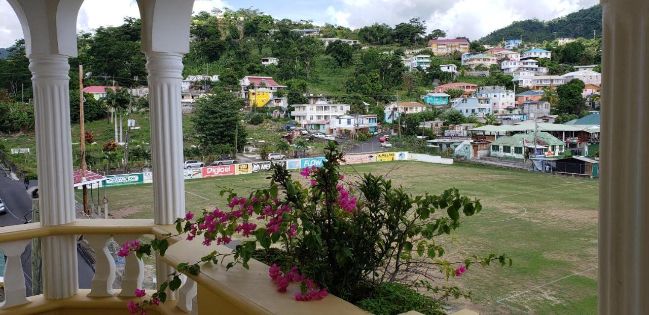 Unit 4 Private Apartment - Roseau Bagian luar foto